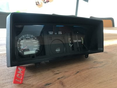 LCM GPS Snelheidsmeter Montage Plaat i.c.m. Originele Volvo 240 Teller