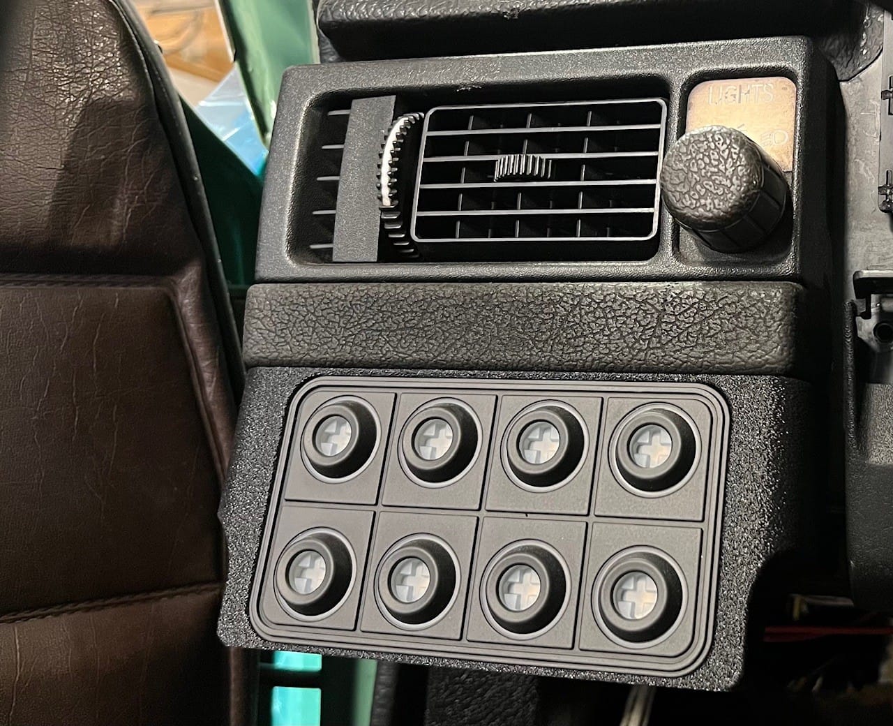 Montagebeugel voor CAN Keypad in Volvo 240 (1e generatie)