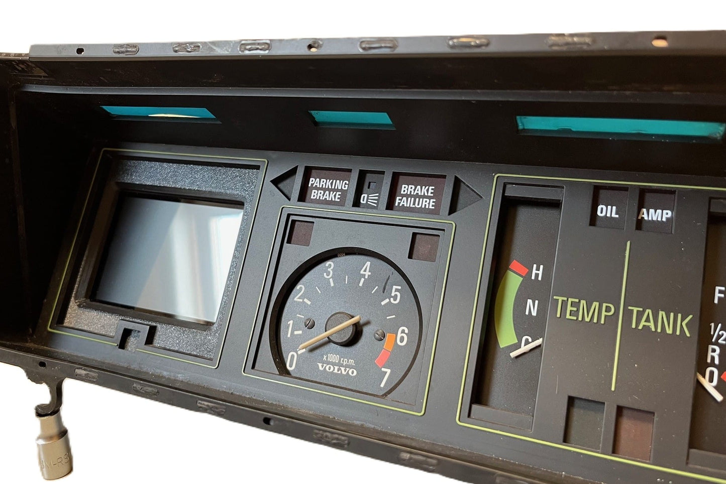 LCM Volvo 240 CANChecked 3.2" Display Bracket