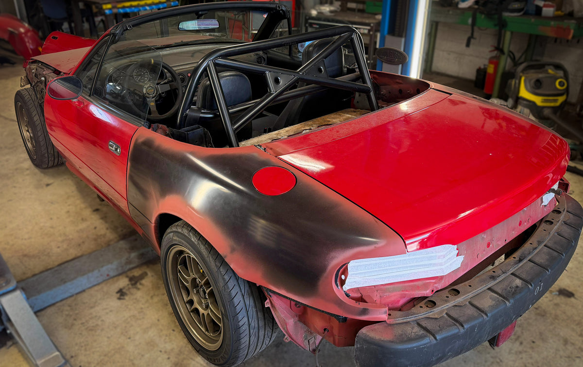 Roestherstel aan een Mazda MX-5