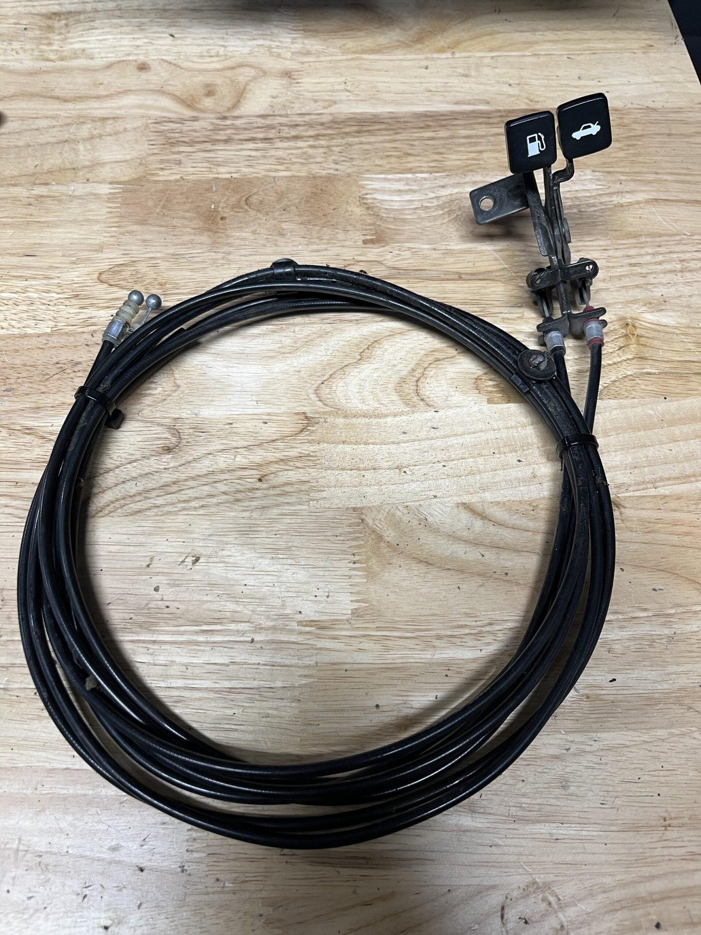 Gebraucht: Mazda MX-5 NB(FL) Tank-/Kofferraumentriegelungsmechanismus + Kabel